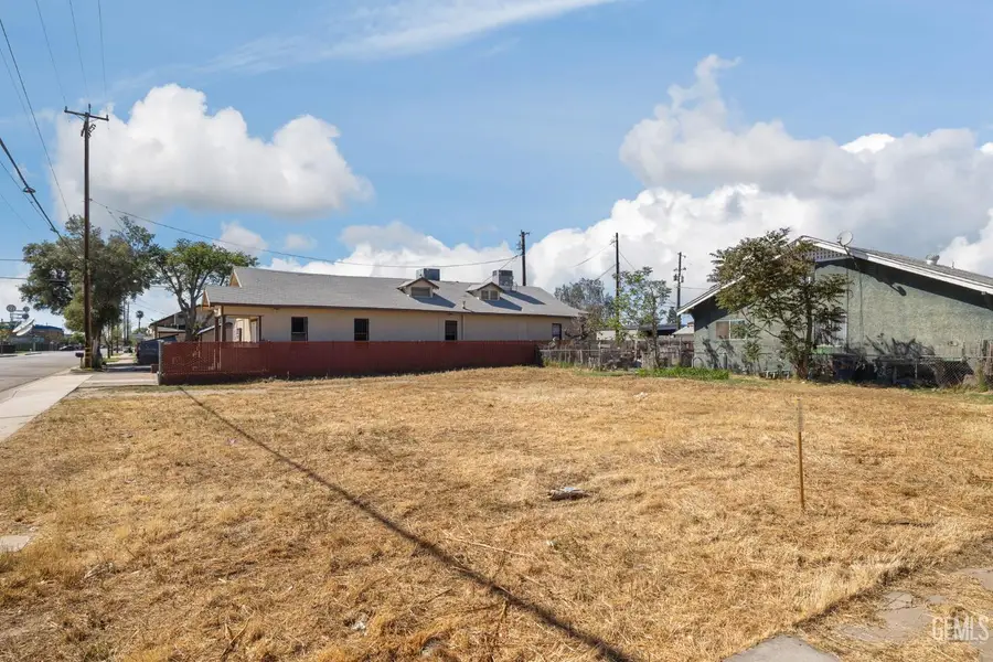 2201 O STREET, Bakersfield, CA 93301 - #2