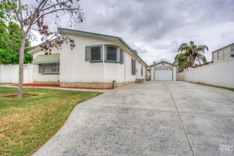 6309 DENNEN STREET, Bakersfield, CA 93313 - #3