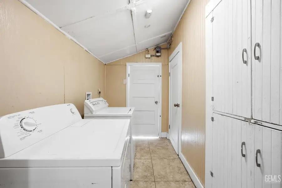 2418 N INYO STREET, Bakersfield, CA 93305 - #3