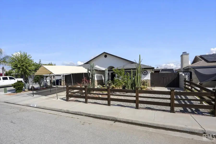 700 CALLE ORLANDO, Arvin, CA 93203 - #3