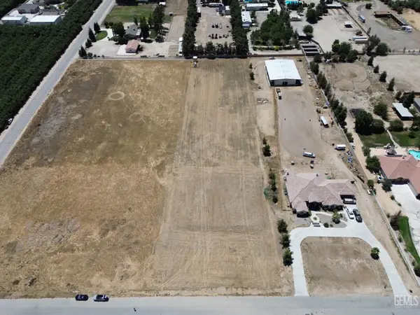 6621 RYAN PARK COURT, Bakersfield, CA 93313