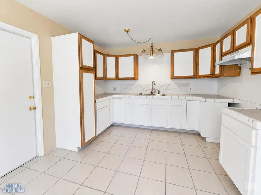 3909 BALBOA DRIVE, Bakersfield, CA 93304 - #3
