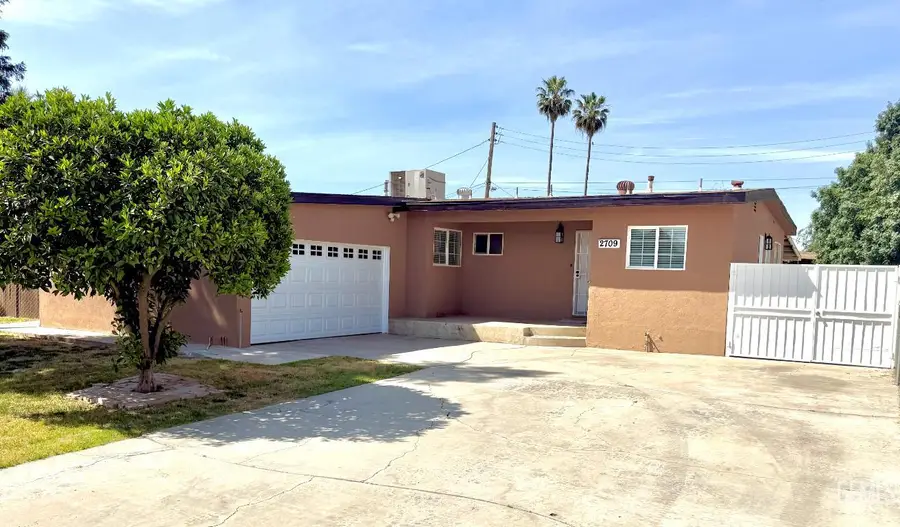2709 DORE DRIVE, Bakersfield, CA 93304 - #2