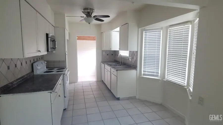 9820 GREENACRES DRIVE, Bakersfield, CA 93312 - #2