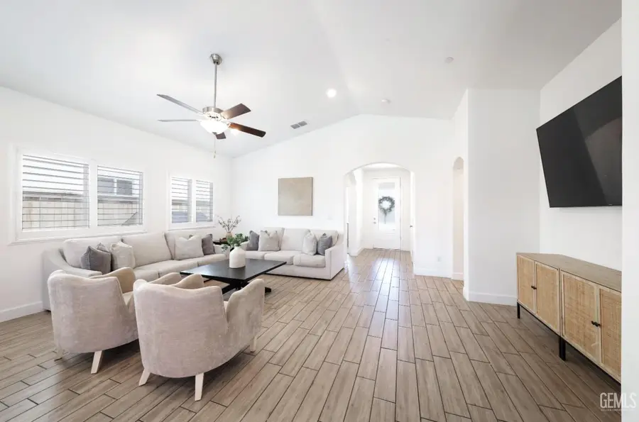 9208 WILLOW TERRACE DRIVE, Shafter, CA 93263 - #3