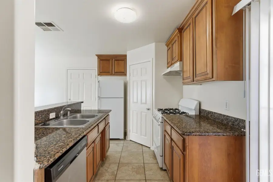 722 K STREET, Bakersfield, CA 93304 - #2