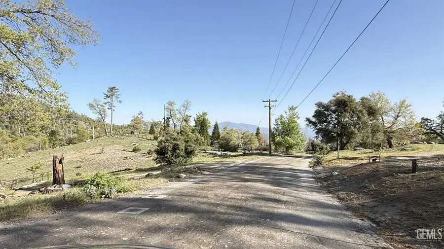 26880 MEDICINE BOW COURT, Tehachapi, CA 93561 - #2