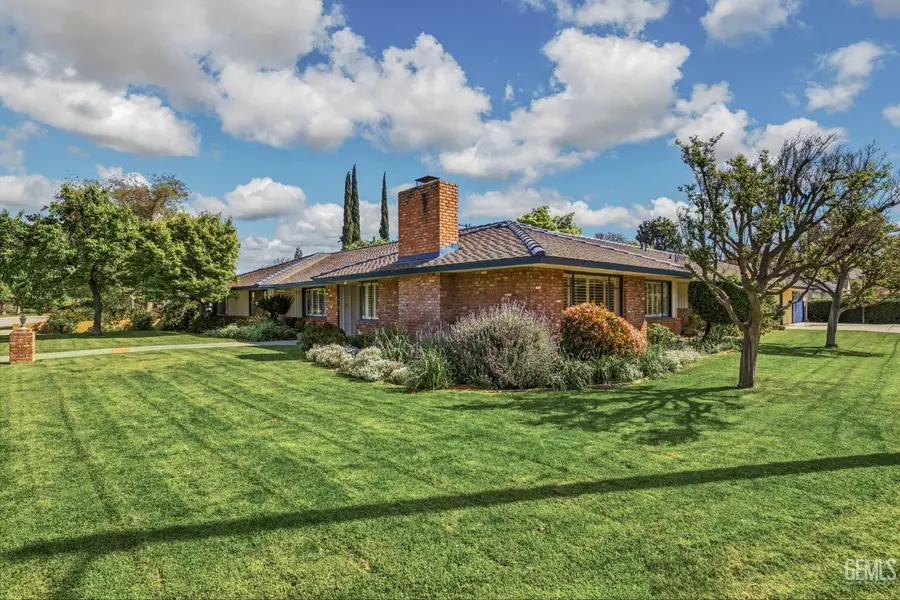 2444 PINE STREET, Bakersfield, CA 93301 - #3