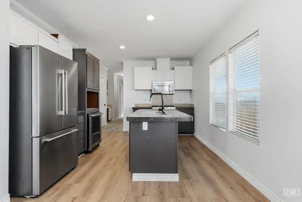 48 CEDARWOOD LANE, Bakersfield, CA 93308