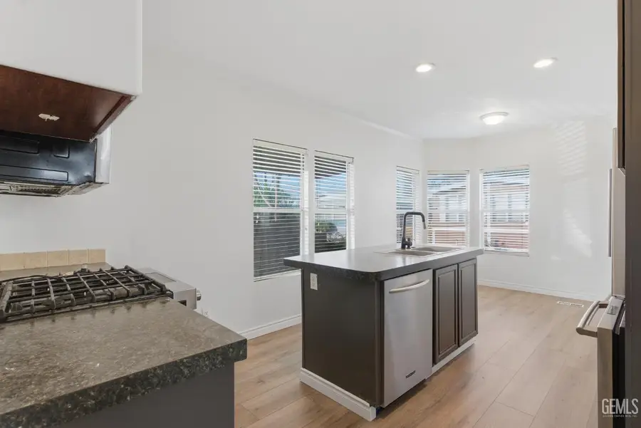 48 CEDARWOOD LANE, Bakersfield, CA 93308 - #2