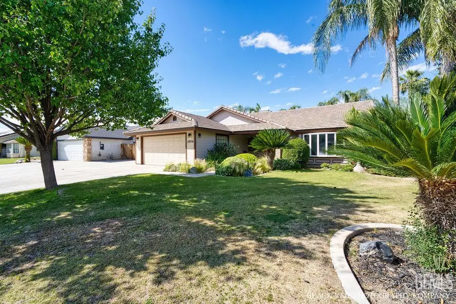 3504 SANDPEBBLE WAY, Bakersfield, CA 93313 - #2