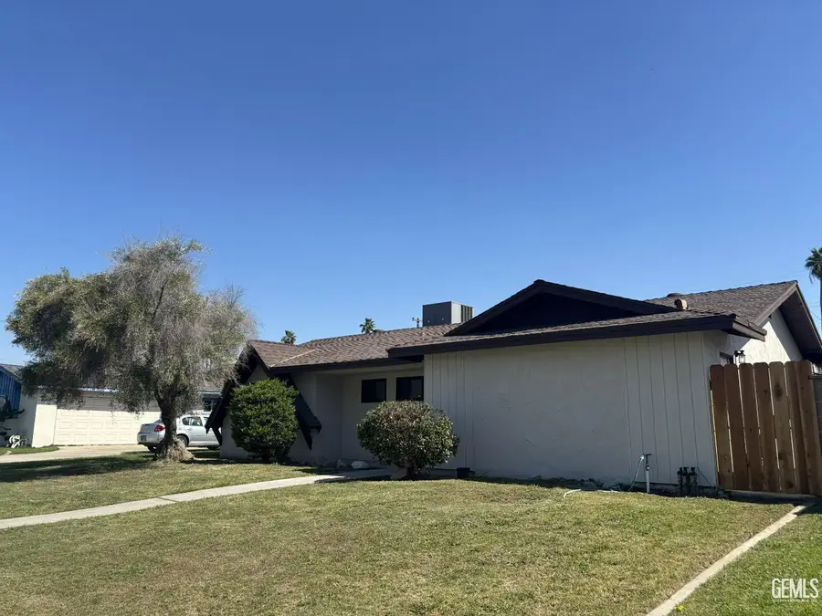 2608 HALLISEY STREET, Bakersfield, CA 93309 - #3