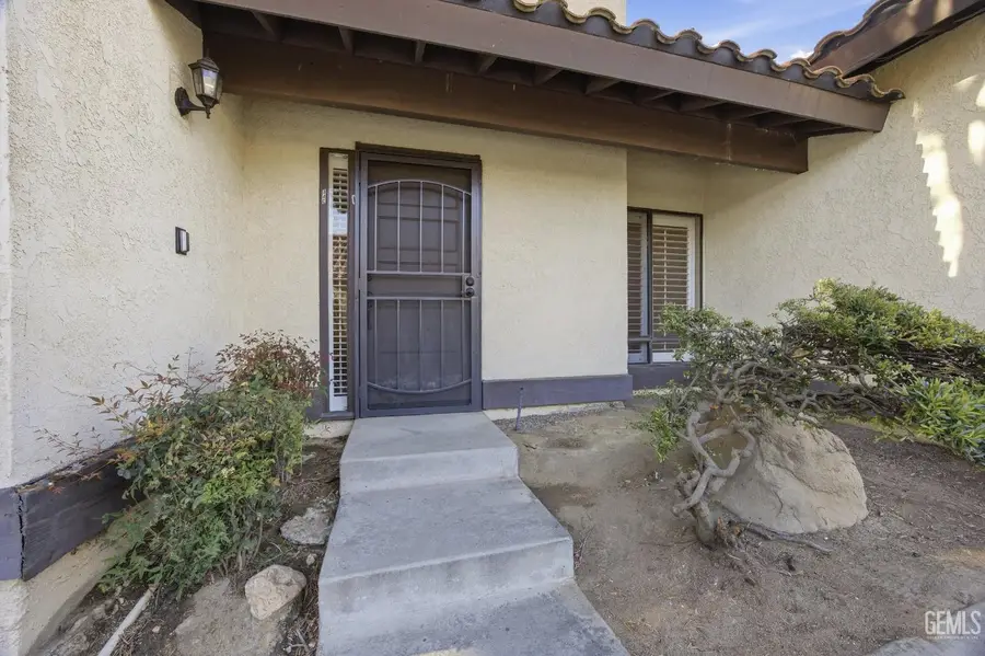 3501 BERNARD STREET #34C, Bakersfield, CA 93306 - #2