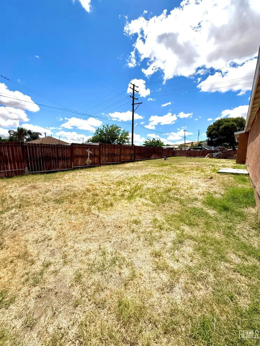 132 WOOD STREET, Taft, CA 93268 - #3