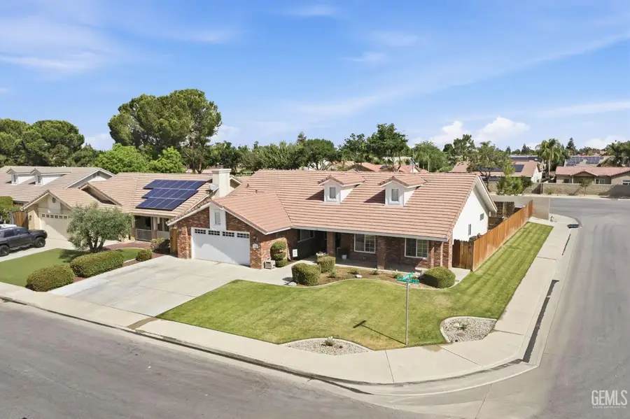 11102 CANDLELIGHT COURT, Bakersfield, CA 93312 - #3