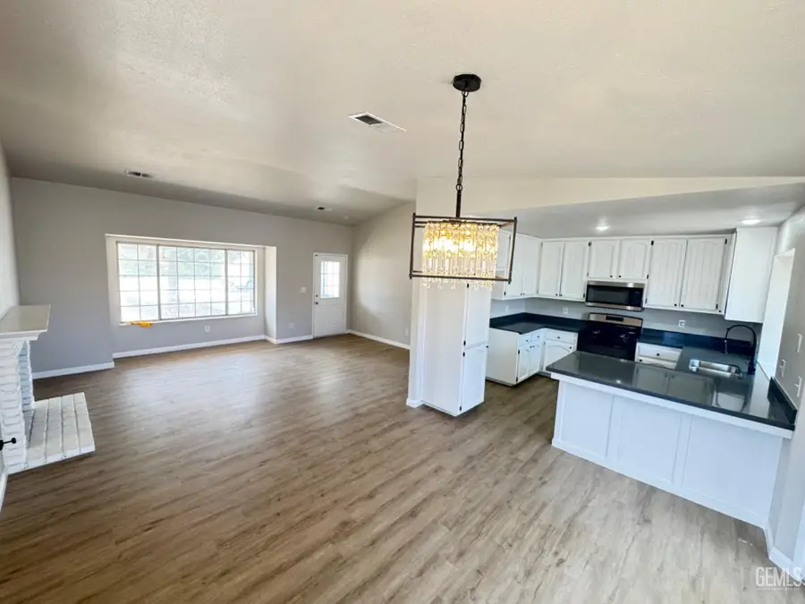 21401 MADRE STREET, Tehachapi, CA 93561 - #3