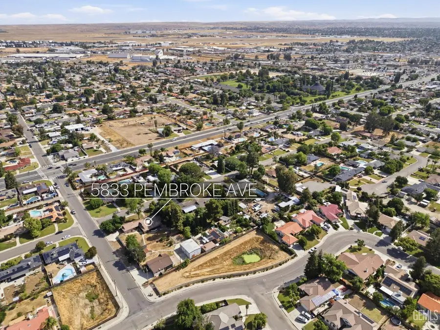 5833 PEMBROKE AVENUE, Bakersfield, CA 93308 - #2