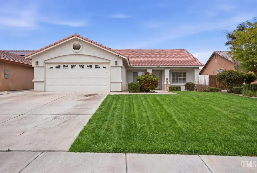 4202 SILVER MAPLE COURT, Bakersfield, CA 93313 - #3