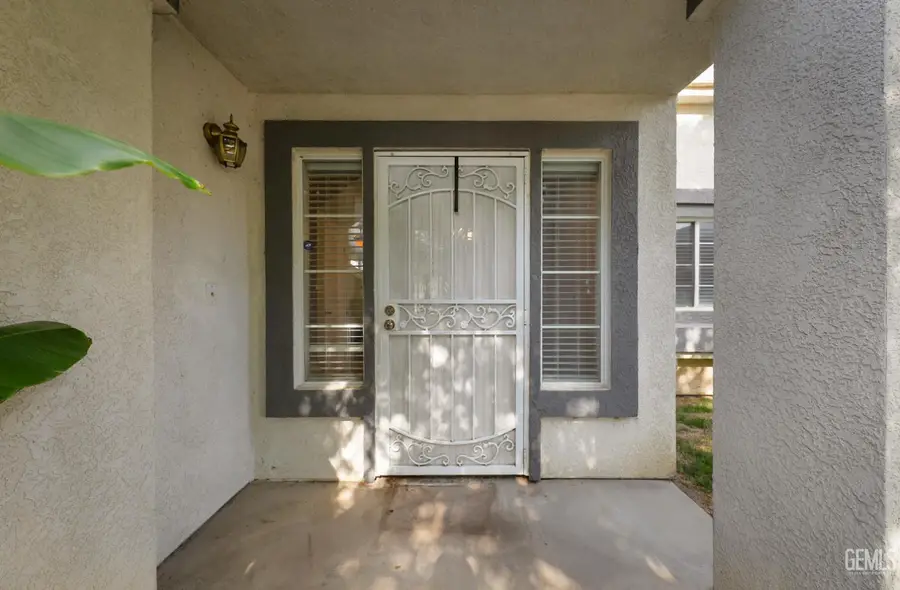 5020 MISTY BREAKS DRIVE, Bakersfield, CA 93313 - #3