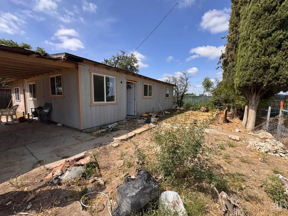 105 E KERN, McFarland, CA 93250 - #1