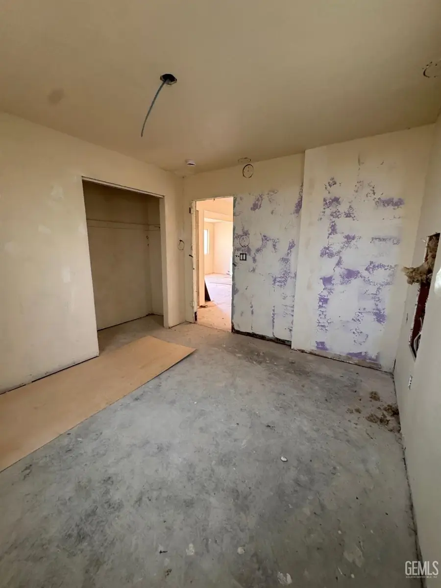 105 E KERN, McFarland, CA 93250 - #3