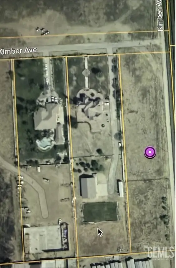 8839 KIMBER AVE, Bakersfield, CA 93307
