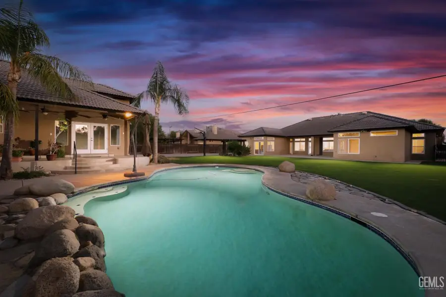 15520 ARABELLA AVENUE, Bakersfield, CA 93314 - #2