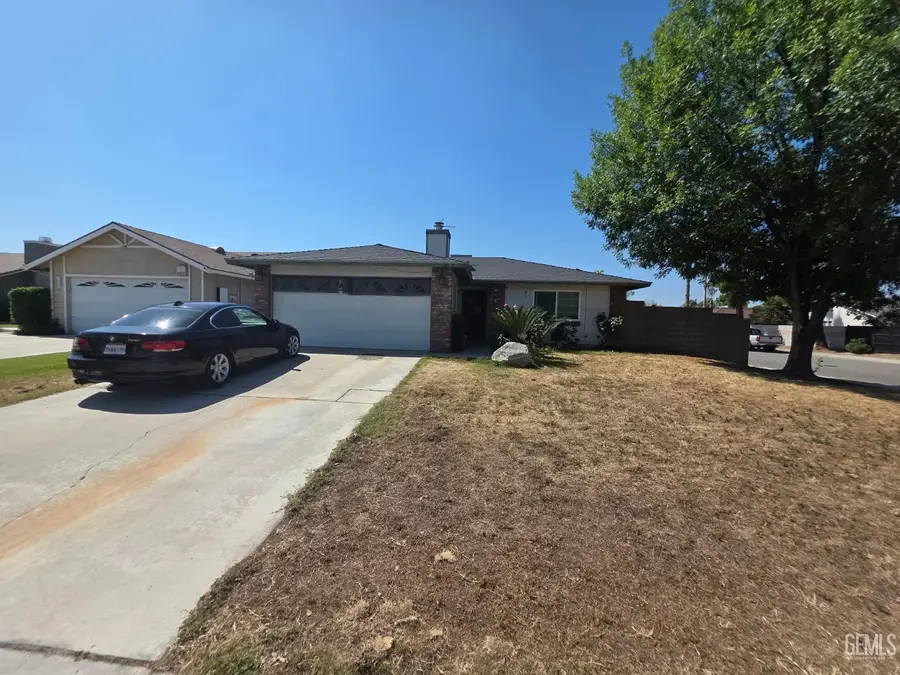 1009 FAIRFAX ROAD, Bakersfield, CA 93306 - #2