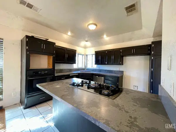 3913 FOXWOOD STREET, Bakersfield, CA 93306
