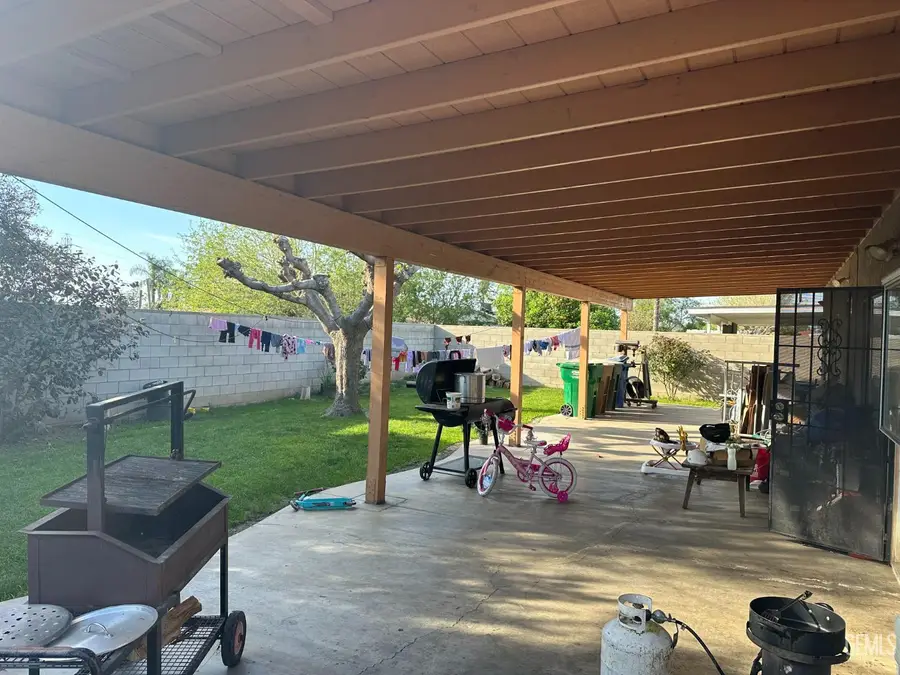 10708 SAN GORGONIO STREET, Lamont, CA 93241 - #2