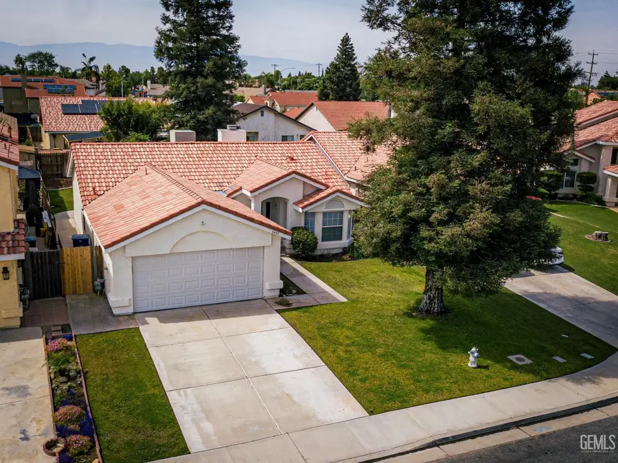 6401 CARACAS COURT, Bakersfield, CA 93313 - #3