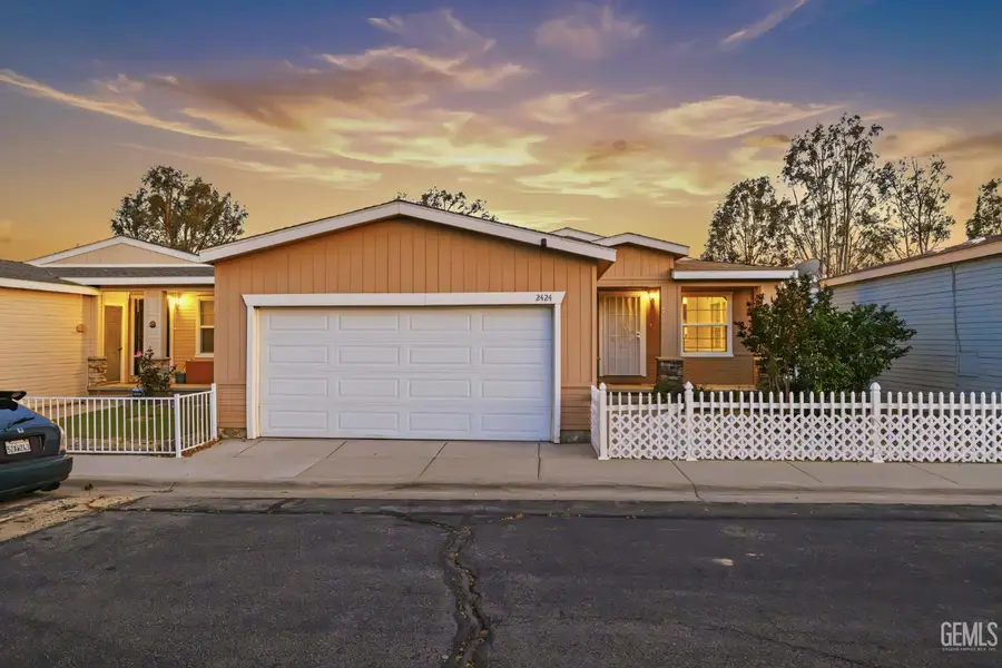 2424 GRANDVIEW TERRACE, Rosamond, CA 93560 - #2