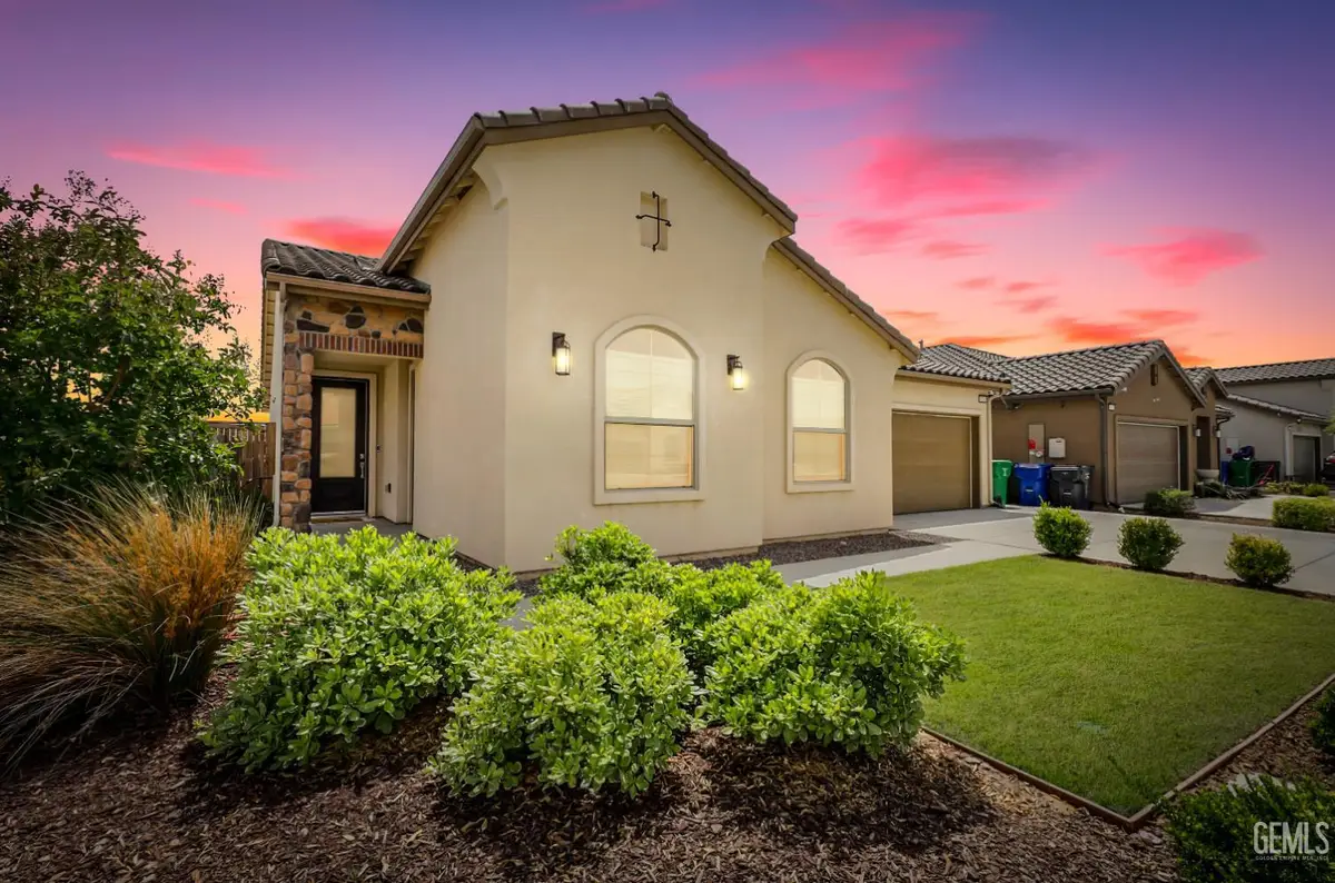 9211 WILLOW TERRACE DRIVE, Shafter, CA 93263 - #1