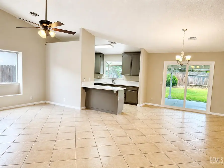 3125 SILVER SPUR WAY, Bakersfield, CA 93312 - #2
