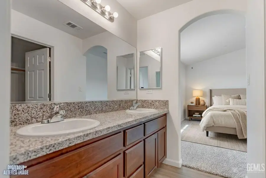 906 AGGIES AVENUE, Delano, CA 93215 - #3