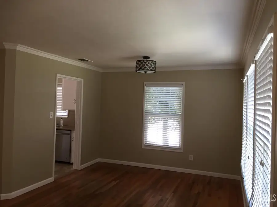 2915 PINE STREET, Bakersfield, CA 93301 - #2