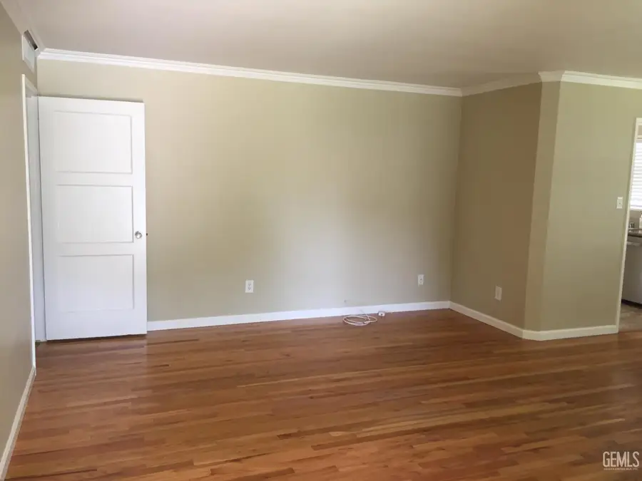 2915 PINE STREET, Bakersfield, CA 93301 - #3