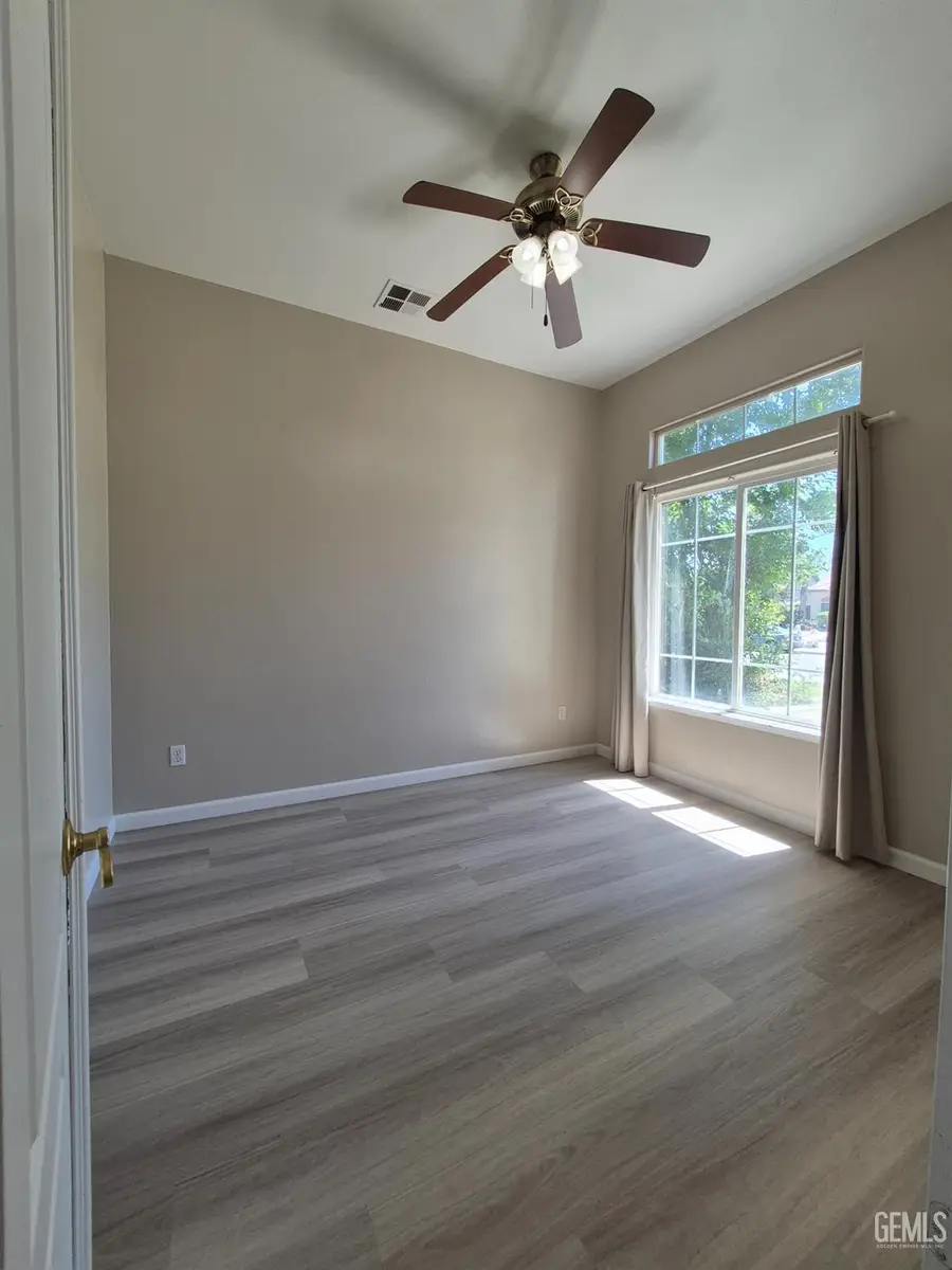 6710 LEAF VALLEY DRIVE, Bakersfield, CA 93313 - #2