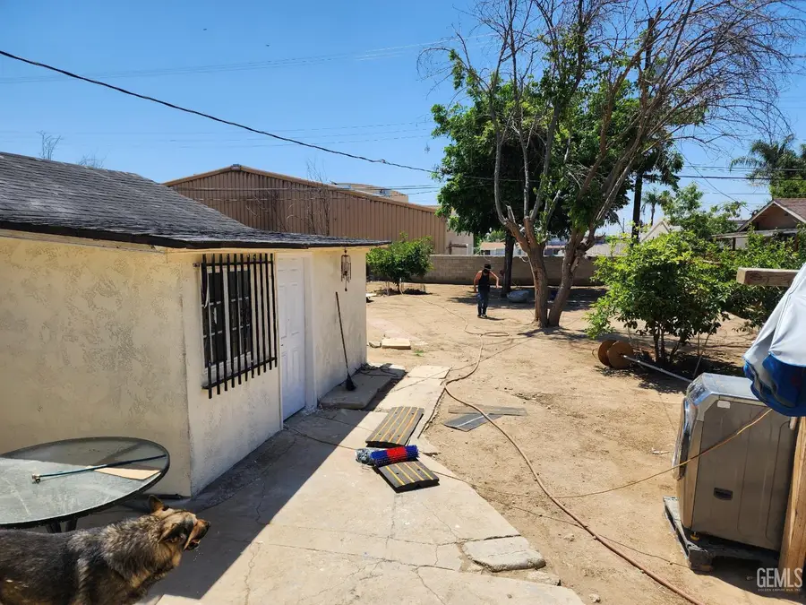 2107 OREGON STREET, Bakersfield, CA 93305 - #3