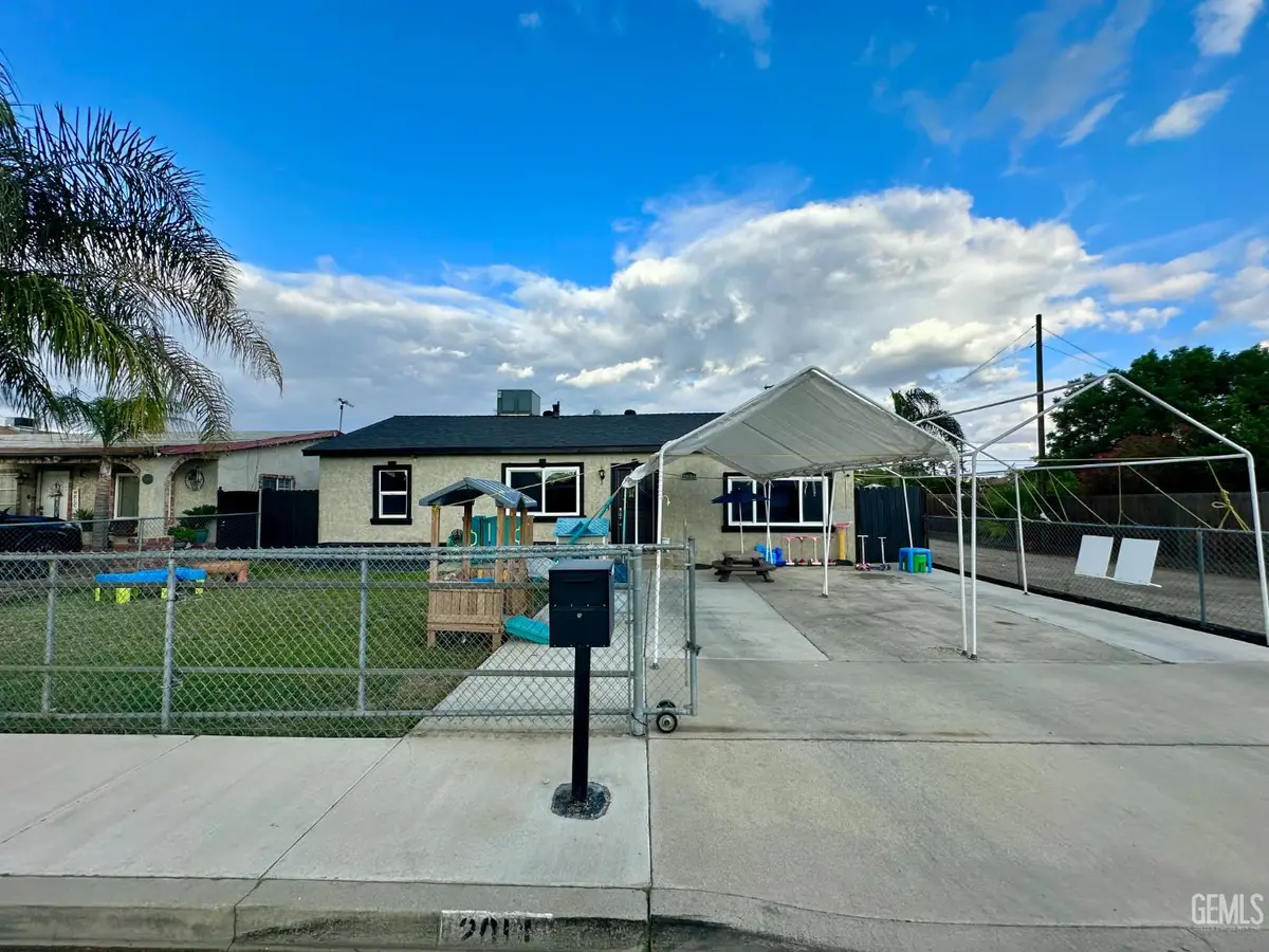 2014 ROUNDS STREET, Delano, CA 93215 - #1