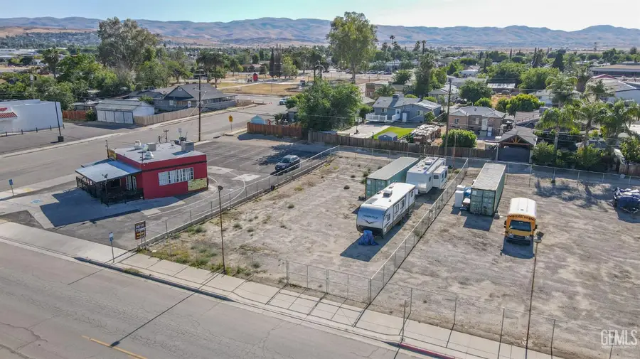 303 HARRISON STREET, Taft, CA 93268 - #3