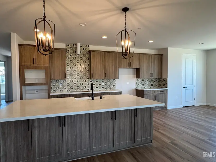 11020 ALCAZAR AVENUE, Bakersfield, CA 93311 - #2