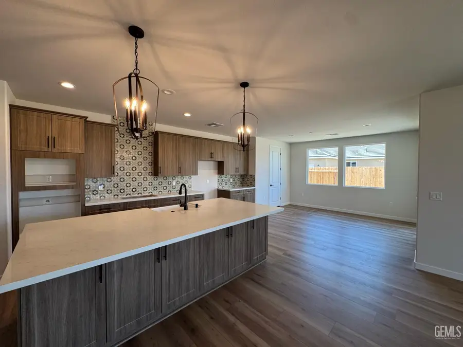 11020 ALCAZAR AVENUE, Bakersfield, CA 93311 - #3