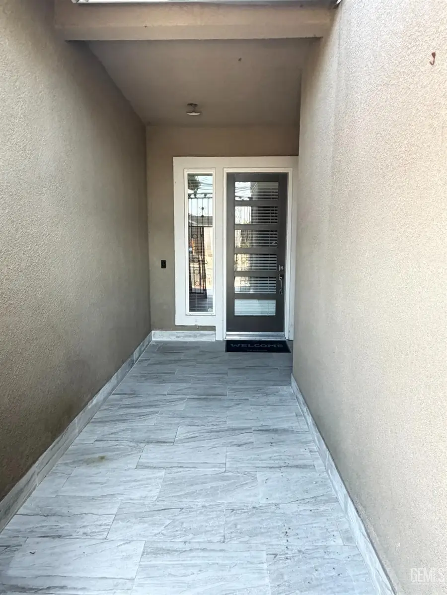 5917 HAWTHORN TREE LANE, Bakersfield, CA 93313 - #3
