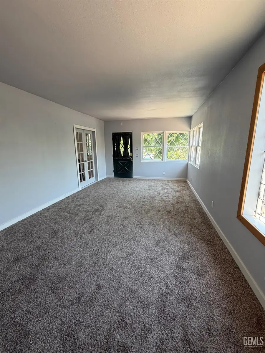 613 WOODROW STREET, Taft, CA 93268 - #2
