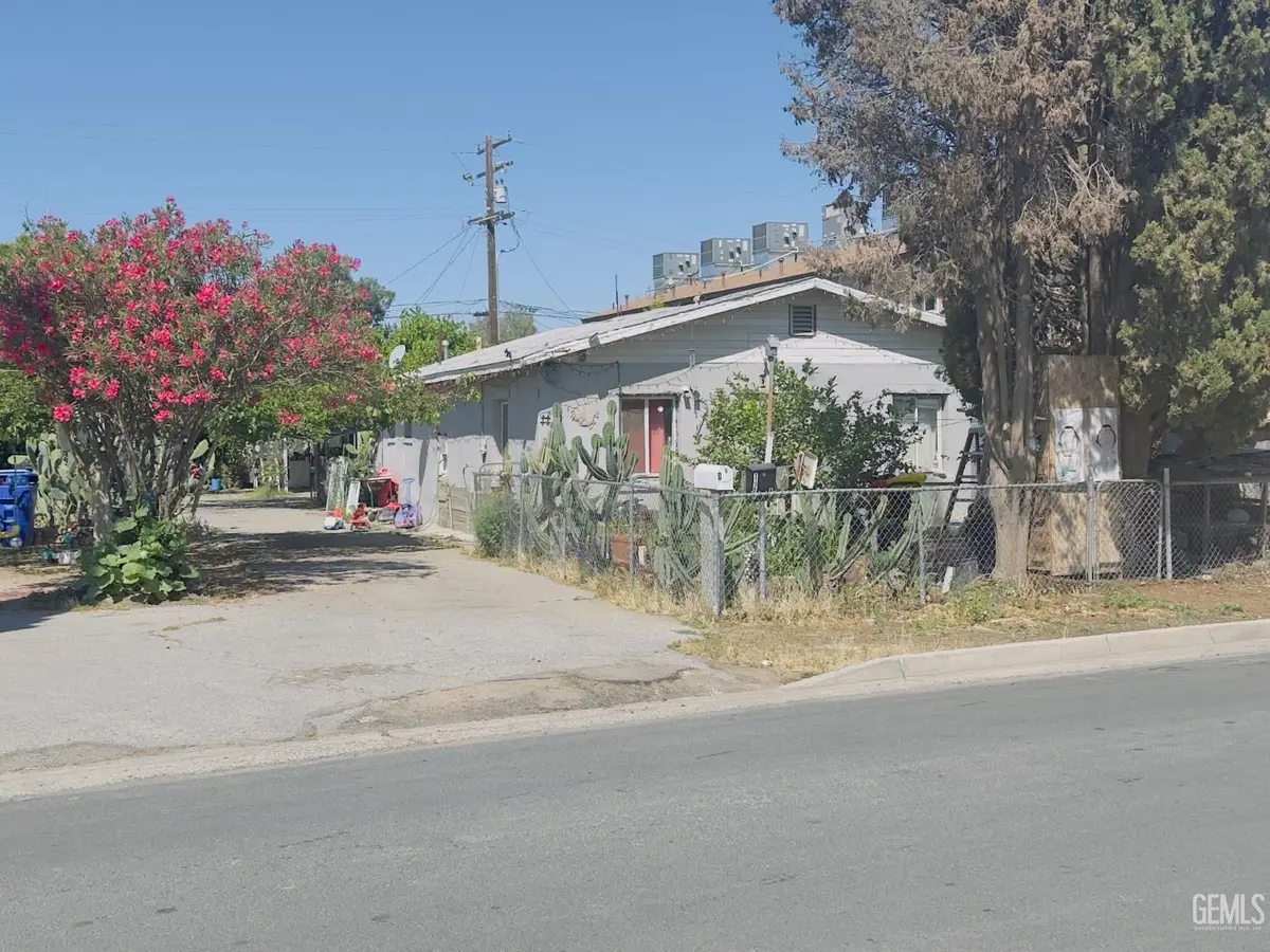 125 GLENWOOD STREET, Delano, CA 93215 - #1