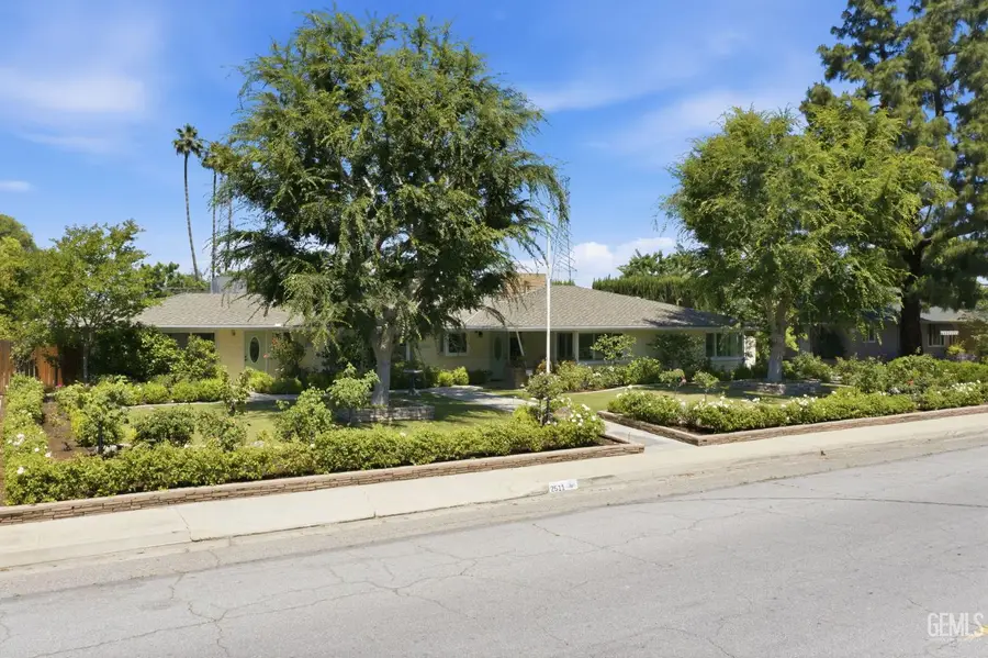 2511 BEECH STREET, Bakersfield, CA 93301 - #3