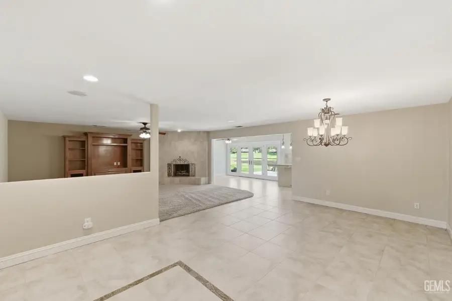 5813 CYPRESS POINT DR., Bakersfield, CA 93309 - #3