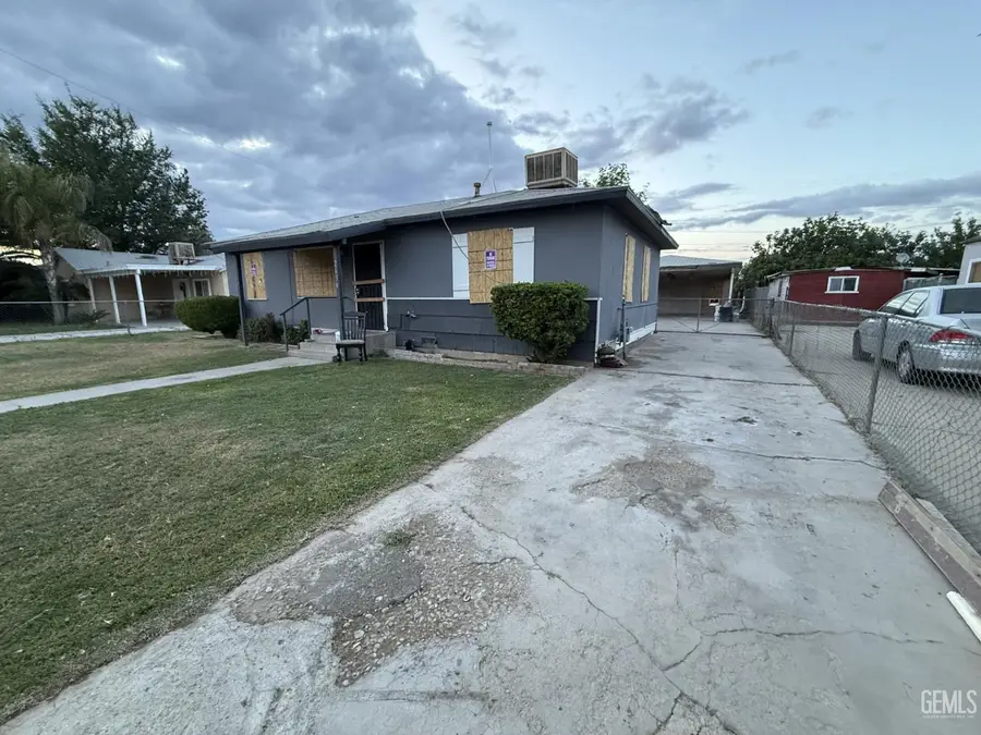 2636 VICTORIA DRIVE, Bakersfield, CA 93307 - #2