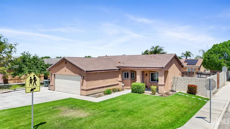 700 TAYLOR AVE, McFarland, CA 93250 - #2